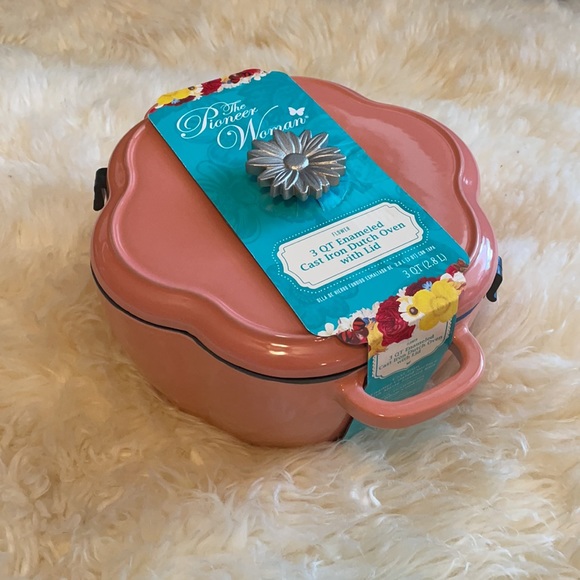 The Pioneer Woman Floral Shaped Dutch Oven